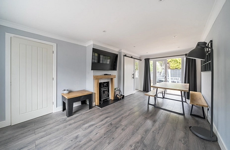 2 bedroom house for sale - Old Park Close, Farnham, Surrey, GU9 - Property View 2