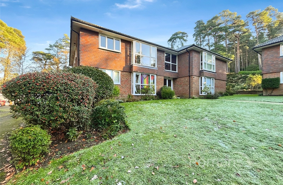 3 bedroom apartment for sale - Latchwood Lane, Lower Bourne, Farnham, Surrey, GU10 - Property View 1