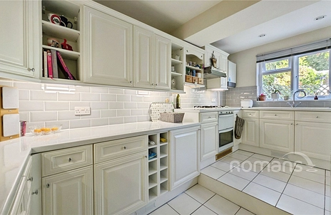 2 bedroom house for sale - Alma Lane, Farnham, Surrey, GU9 - Property View 3