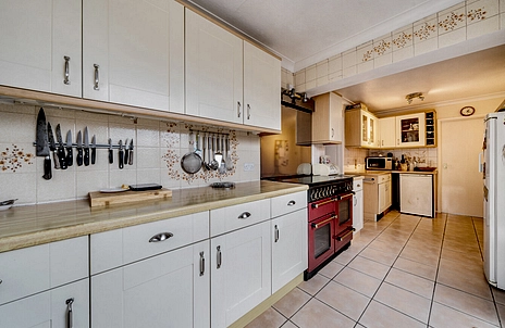 3 bedroom house for sale - Vine Road, Stoke Poges, Slough, SL2 - Property View 3