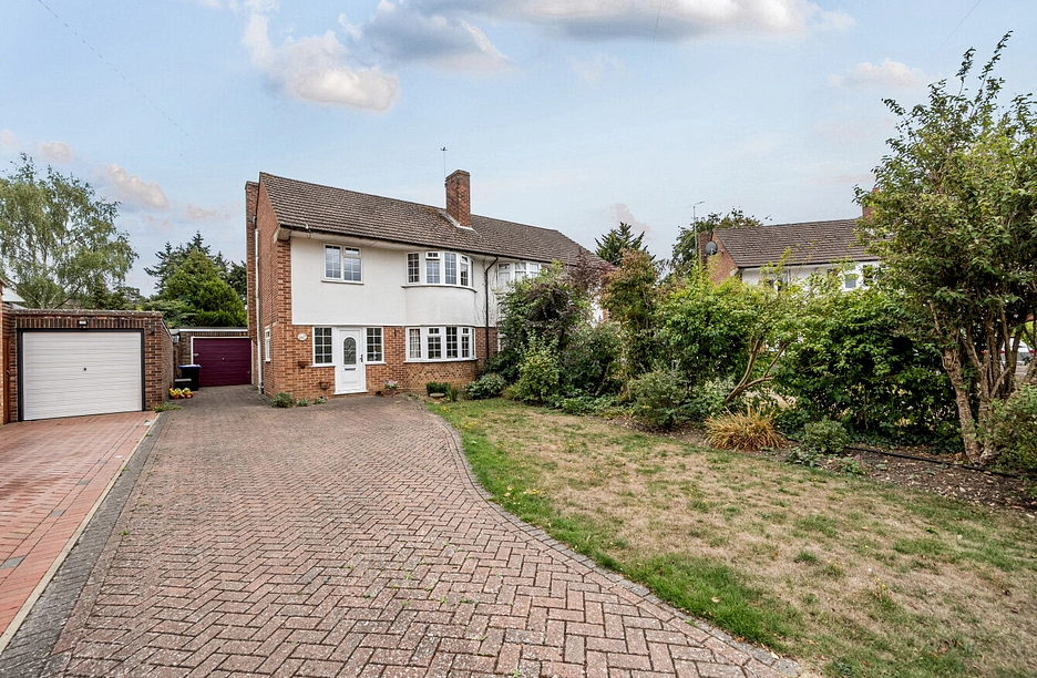 3 bedroom house for sale - Vine Road, Stoke Poges, Slough, SL2 - Property View 1