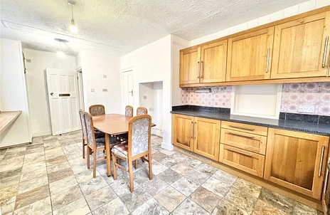 4 bedroom house for sale - Farnborough Road, Farnborough, Hampshire, GU14 - Property View 3