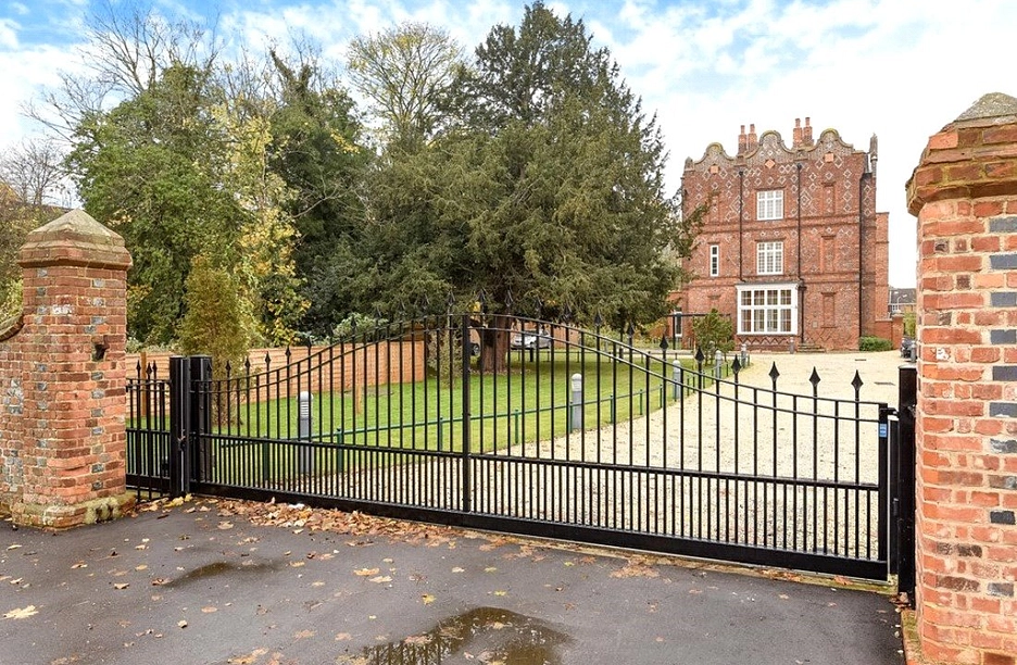 2 bedroom apartment for sale - Eton Wick Road, Eton, Windsor, Berkshire, SL4 - Property View 1