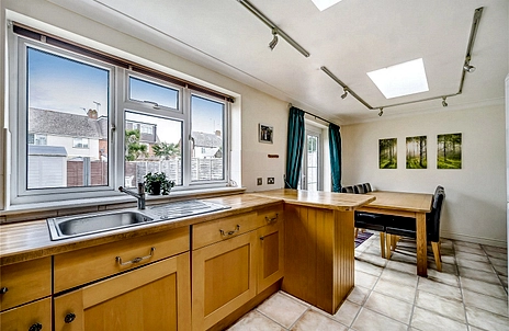 3 bedroom house for sale - Meadowcroft Road, Reading, Berkshire, RG2 - Property View 2