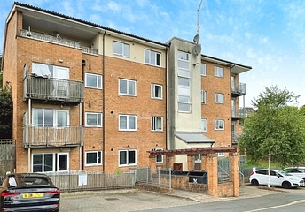 2 bedroom apartment to rent - St. Hughs Avenue, High Wycombe, HP13 - Property View 1