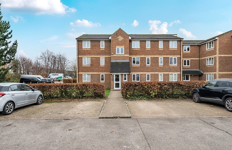 2 bedroom apartment for sale - Walpole Road, Slough, Berkshire, SL1