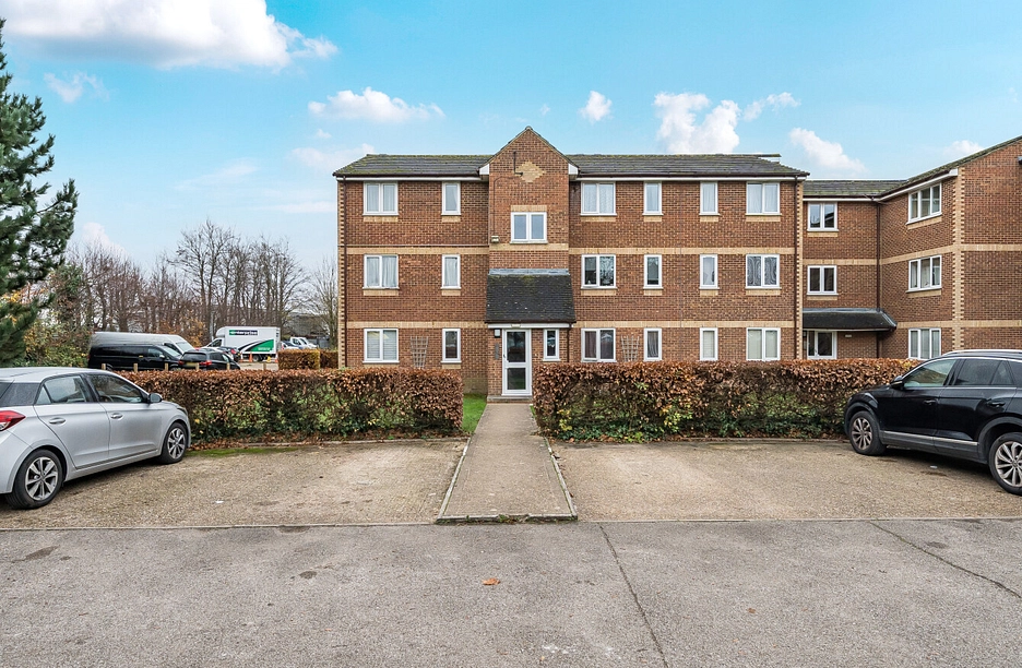 2 bedroom apartment for sale - Walpole Road, Slough, Berkshire, SL1 - Property View 1