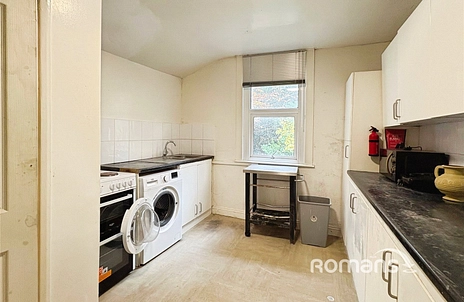 3 bedroom apartment to rent - York Road, Aldershot, Hampshire, GU11 - Property View 3
