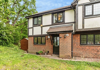 2 bedroom house to rent - Morley Close, Yateley, Hampshire, GU46 - Property View 1