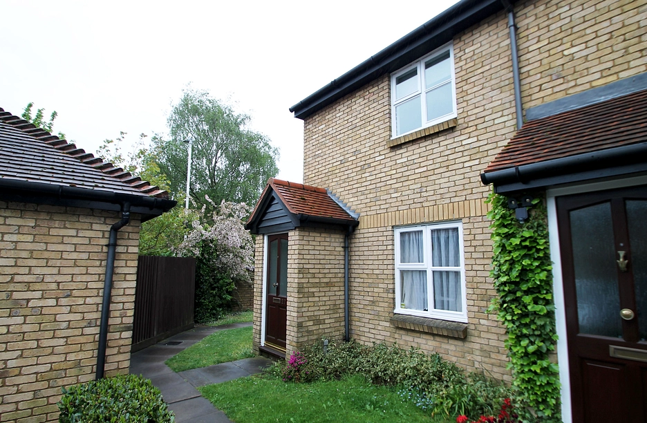 1 bedroom apartment to rent - Meadowlea Close, Harmondsworth, West Drayton, UB7 - Property View 1