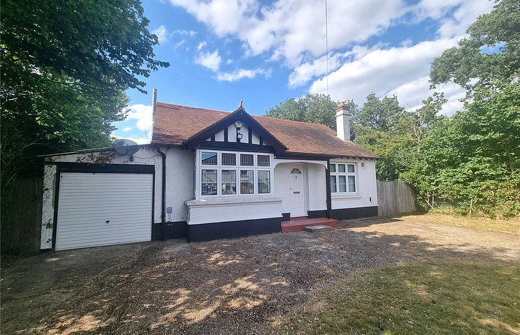 2 bedroom bungalow to rent - Oaks Road, Stanwell, Staines, TW19