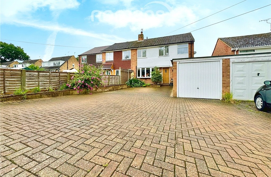 4 bedroom house for sale - Cheviot Road, Sandhurst, Berkshire, GU47 - Property View 1