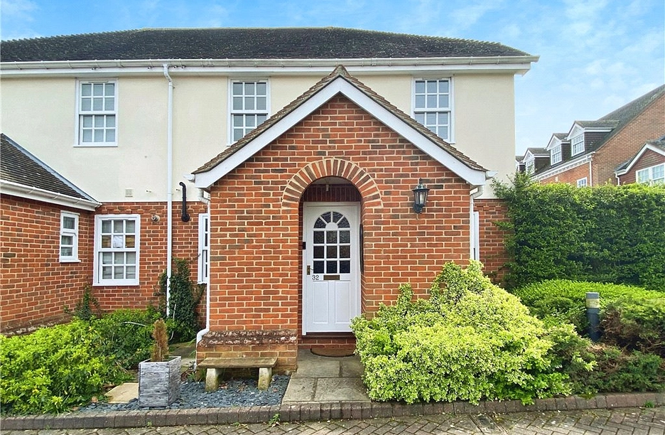 2 bedroom house for sale - Calcott Park, Yateley, Hampshire, GU46 - Property View 1