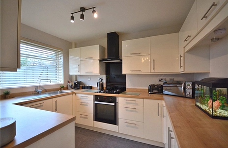 3 bedroom house for sale - Turnberry, Bracknell, Berkshire, RG12 - Property View 2