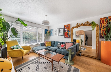 3 bedroom house for sale - Roman Way, Farnham, Surrey, GU9 - Property View 2