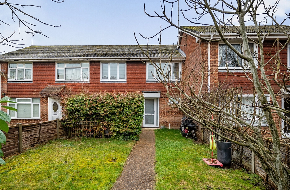3 bedroom house for sale - Roman Way, Farnham, Surrey, GU9 - Property View 1