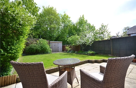 3 bedroom house for sale - Barn Meadow Close, Church Crookham, Fleet, GU52 - Property View 2