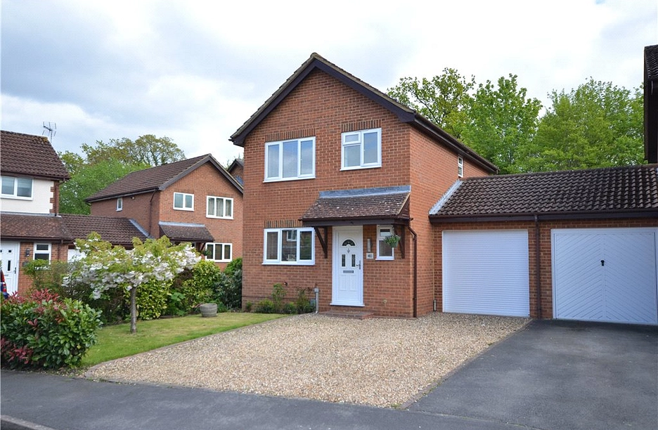 3 bedroom house for sale - Barn Meadow Close, Church Crookham, Fleet, GU52 - Property View 1