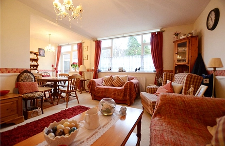 3 bedroom house for sale - Chaucer Road, Farnborough, Hampshire, GU14 - Property View 2