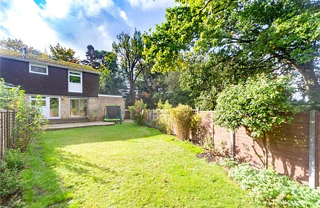 4 bedroom house for sale - Stanton Drive, Fleet, Hampshire, GU51 - Property View 2