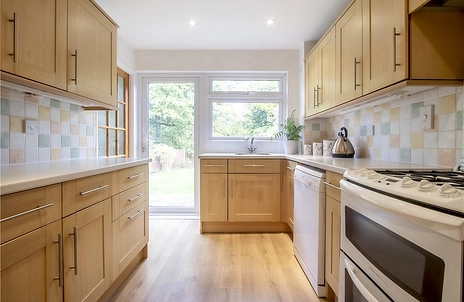 4 bedroom house for sale - Stanton Drive, Fleet, Hampshire, GU51 - Property View 3