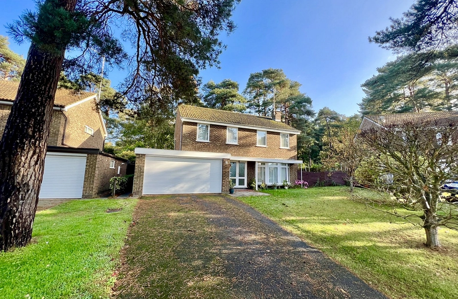 4 bedroom house for sale - Monks Rise, Fleet, Hampshire, GU51 - Property View 1