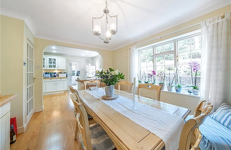4 bedroom house for sale - Annandale Drive, Lower Bourne, Farnham, Surrey, GU10 - Property View 2