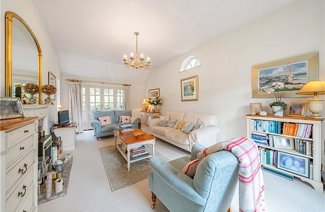 4 bedroom house for sale - Annandale Drive, Lower Bourne, Farnham, Surrey, GU10 - Property View 3