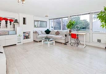 3 bedroom apartment for sale - Mountbatten Square, Windsor, Berkshire, SL4 - Property View 1