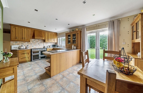 4 bedroom house for sale - Fennels Road, High Wycombe, HP11 - Property View 2