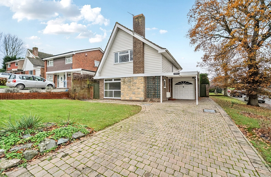 2 bedroom house for sale - Hemwood Road, Windsor, Berkshire, SL4 - Property View 1