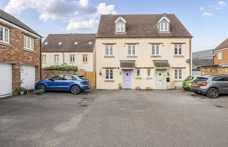 3 bedroom house for sale - Winterbourne Road, Swindon, Wiltshire, SN25