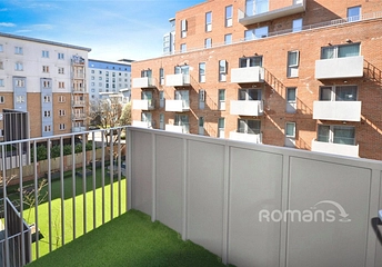 1 bedroom apartment for sale - Petersfield Avenue, Slough, Berkshire, SL2 - Property View 1