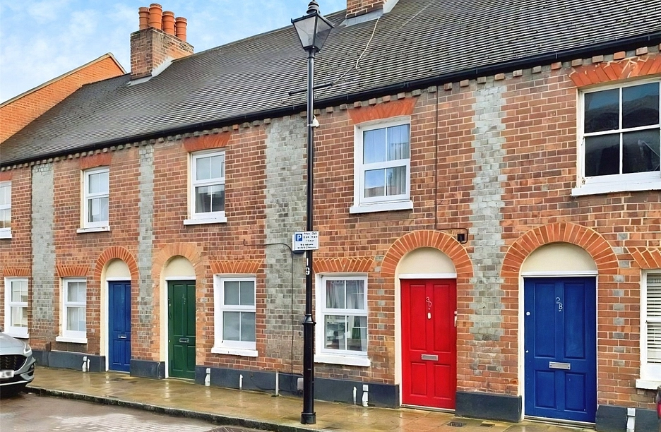 2 bedroom house for sale - High Street, Theale, Reading, Berkshire, RG7 - Property View 1