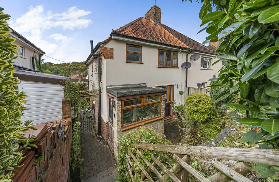 3 bedroom house for sale - Rowan Avenue, High Wycombe, Buckinghamshire, HP13 - Property View 1