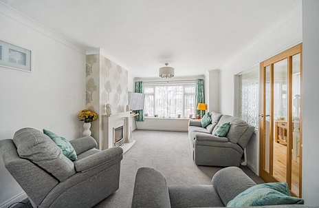 3 bedroom house for sale - Hughenden Avenue, High Wycombe, HP13 - Property View 3