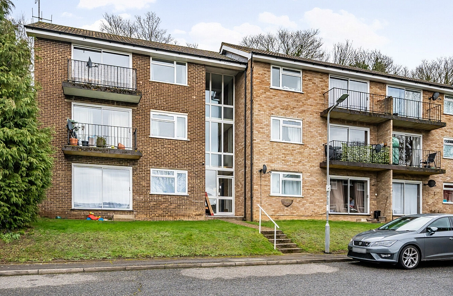 2 bedroom apartment for sale - Laurel Drive, High Wycombe, HP11 - Property View 1