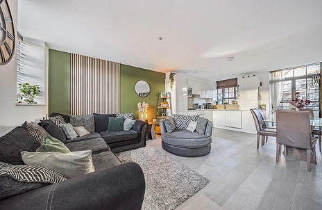 2 bedroom apartment for sale - Oakridge Road, High Wycombe, HP11 - Property View 2