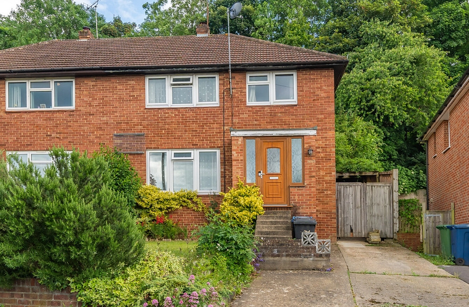 3 bedroom house for sale - Hawthorne Road, High Wycombe, HP13 - Property View 1