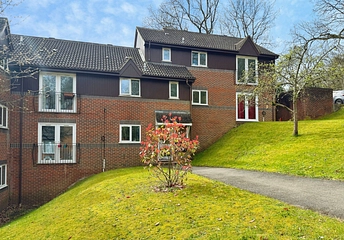 2 bedroom apartment for sale - Edmunds Gardens, High Wycombe, HP12 - Property View 1