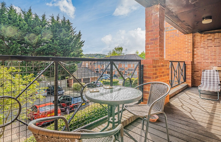2 bedroom apartment for sale - Queens Acre, Queens Road, High Wycombe, HP13