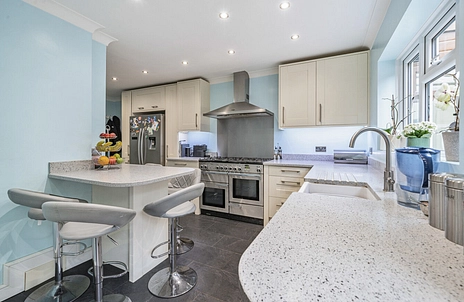 4 bedroom house for sale - Deeds Grove, High Wycombe, HP12 - Property View 2