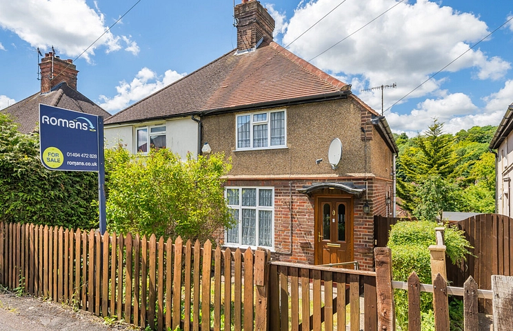 2 bedroom house for sale - Wayside, High Wycombe, Buckinghamshire, HP13