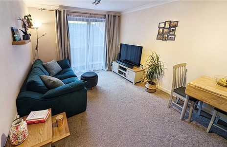 1 bedroom apartment for sale - St. Georges Court, Eaton Avenue, High Wycombe, Buckinghamshire, HP12 - Property View 3