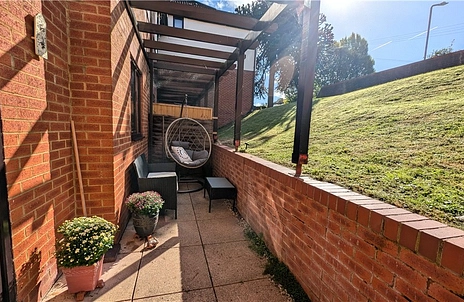 1 bedroom apartment for sale - St. Georges Court, Eaton Avenue, High Wycombe, Buckinghamshire, HP12 - Property View 2