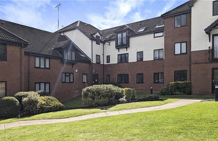 1 bedroom apartment for sale - St. Georges Court, Eaton Avenue, High Wycombe, Buckinghamshire, HP12