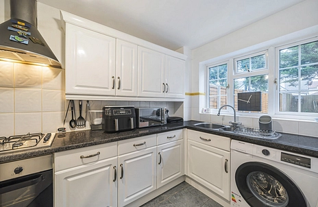 3 bedroom house for sale - Lansdowne Way, High Wycombe, HP11 - Property View 3