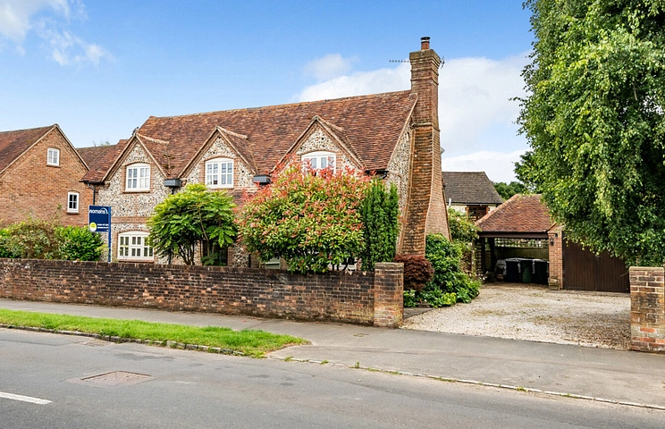 3 bedroom house for sale - Main Road, Naphill, High Wycombe, Buckinghamshire, HP14