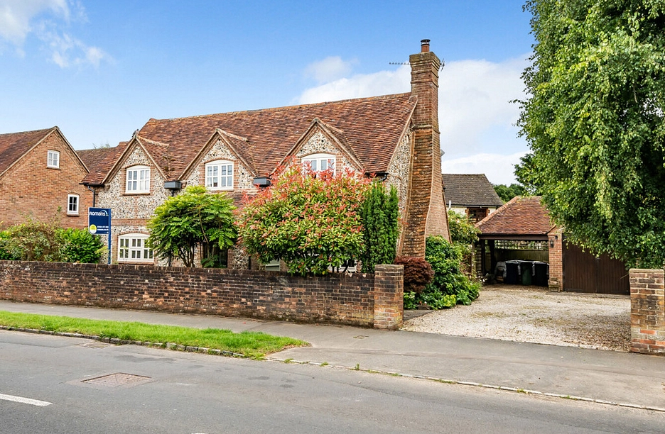 3 bedroom house for sale - Main Road, Naphill, High Wycombe, Buckinghamshire, HP14 - Property View 1