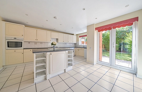 4 bedroom townhouse for sale - Princes Gate, High Wycombe, Buckinghamshire, HP13 - Property View 3
